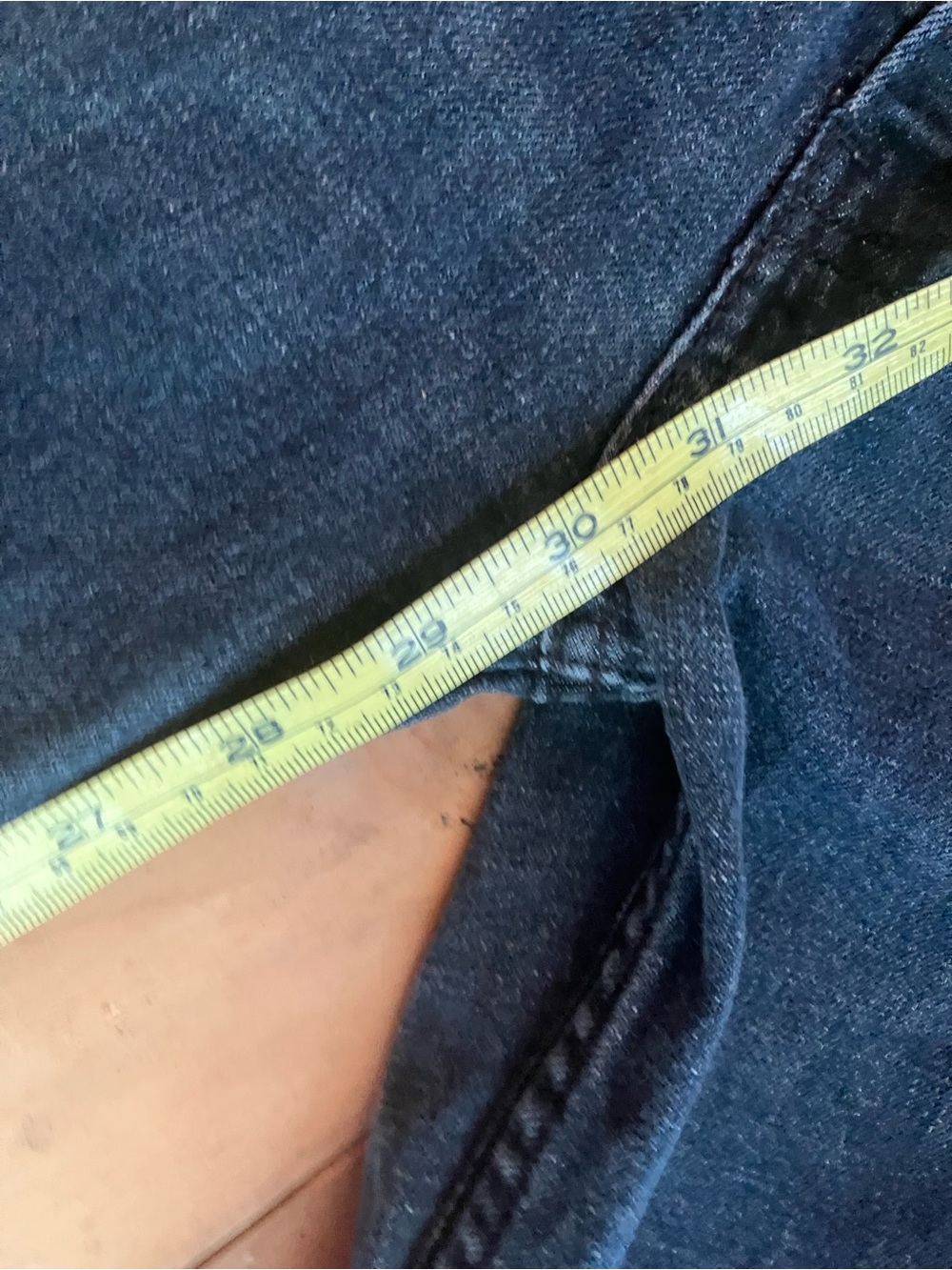 Levi's Women's Black Straight Leg Jeans - Picture 7 of 10